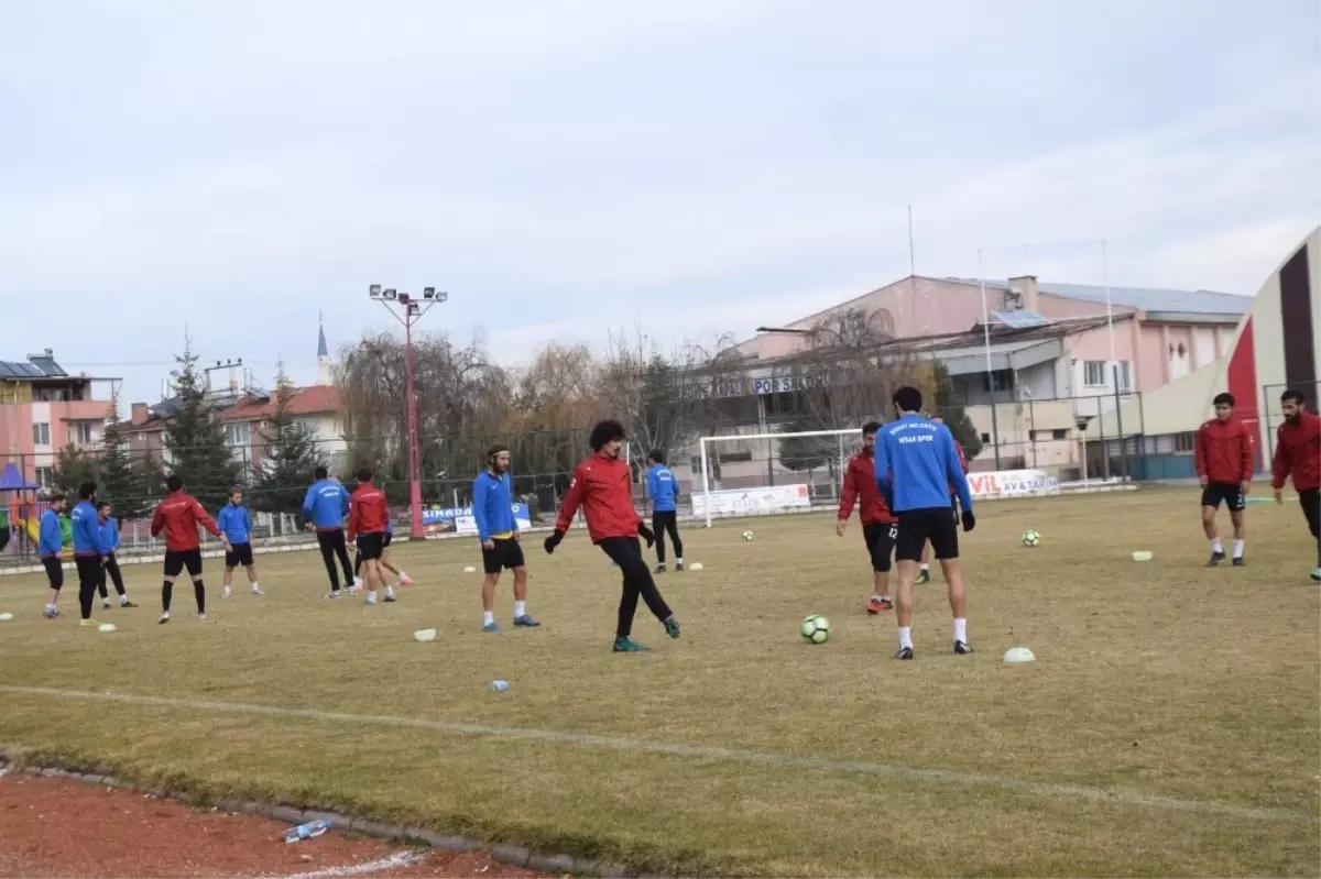 Şuhut Belediye Hisarspor 2. Yarı Hazırlıklarına Başladı