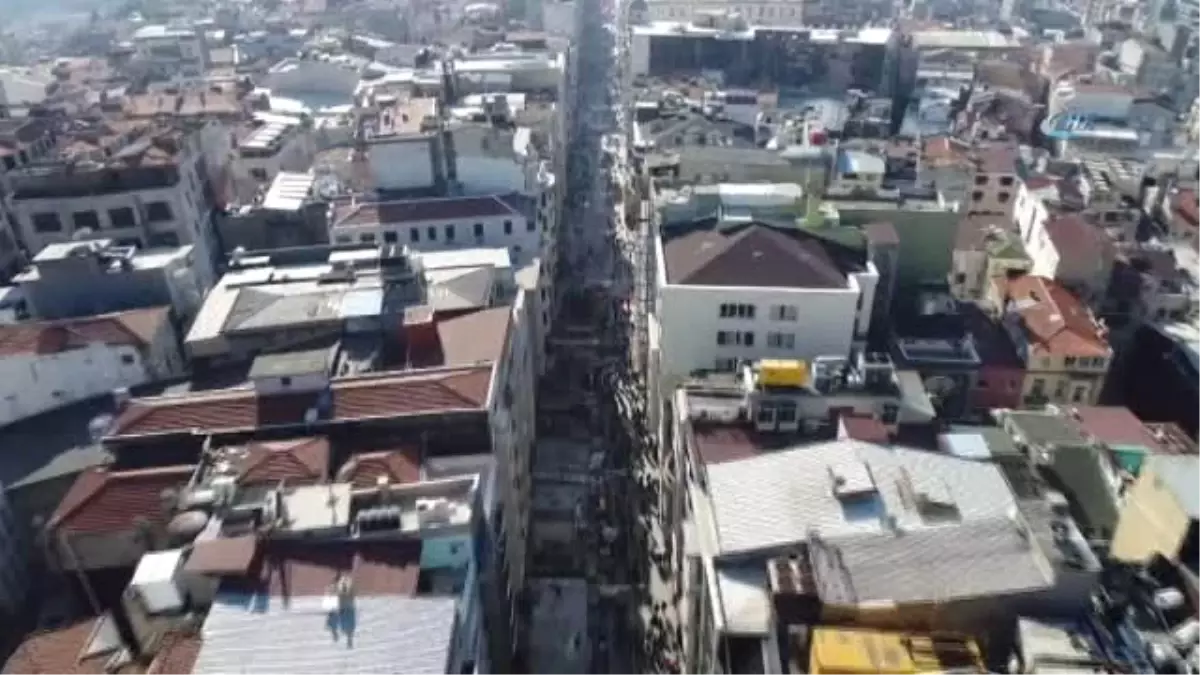 Taksim\'deki Cadde Düzenlemeleri Sebebiyle Uzun Süredir Çalışmayan Nostaljik Tramvay Perşembe Günü...