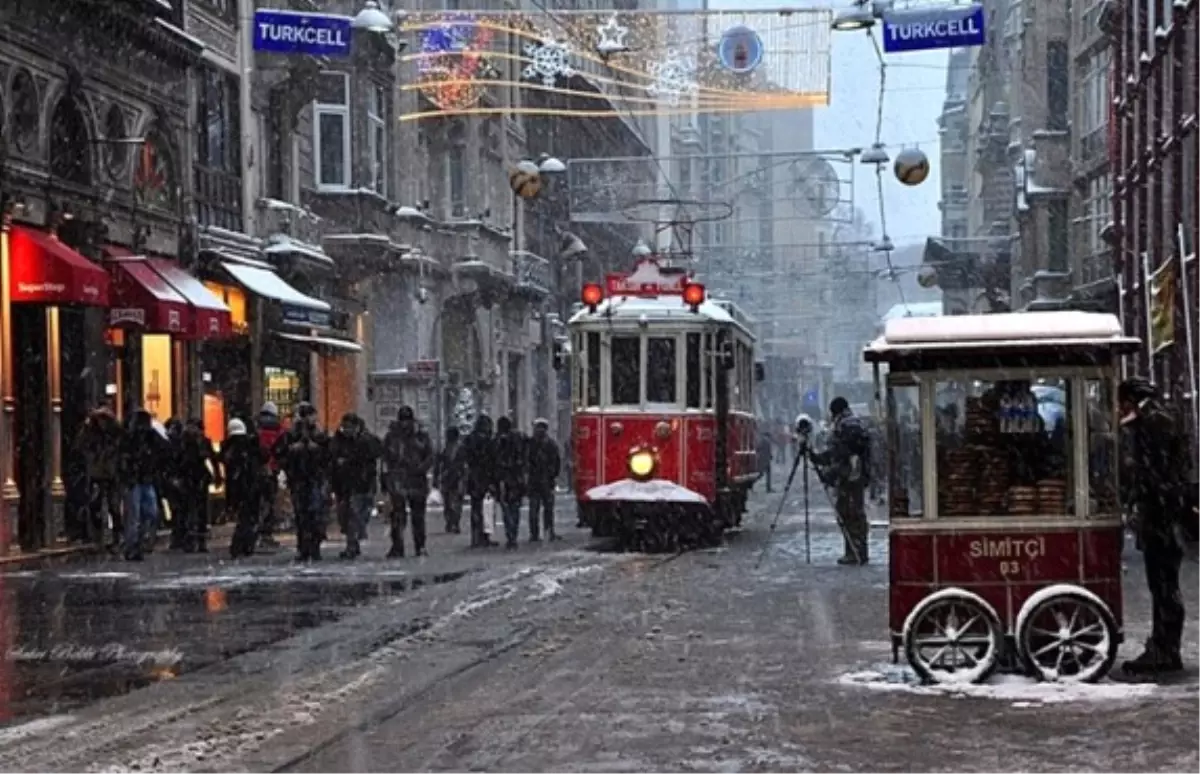 Taksim\'deki Nostaljik Tramvay Yeniden Açılıyor