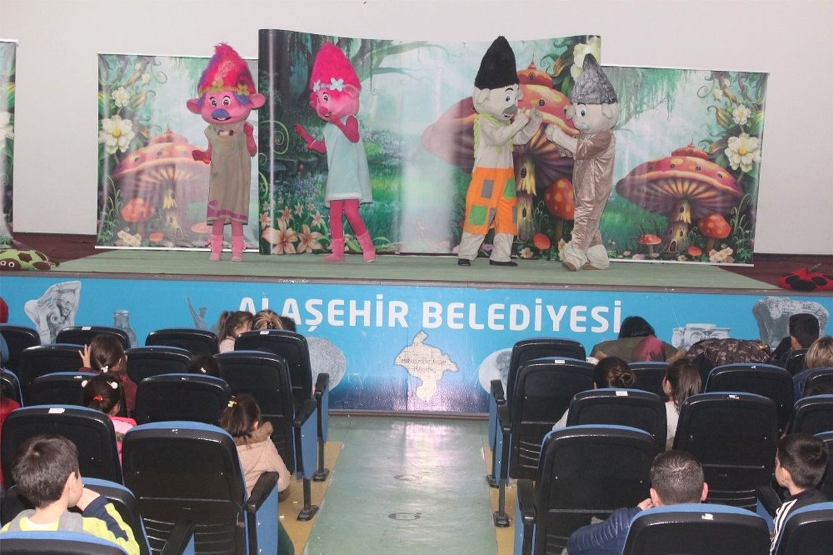 Troller Alaşehir\'de Mutluluk Dağıttı