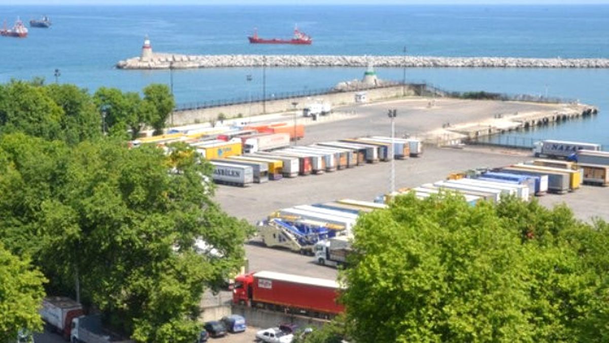 Ukrayna\'dan Gelen Tırda 2 Ton Asitanhidrit Ele Geçirildi