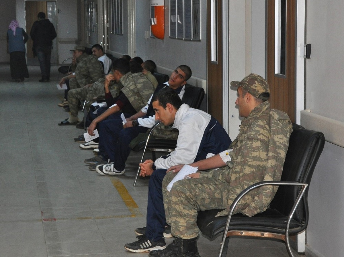 Zırhlı Birlik Personeli Yemekten Zehirlendi