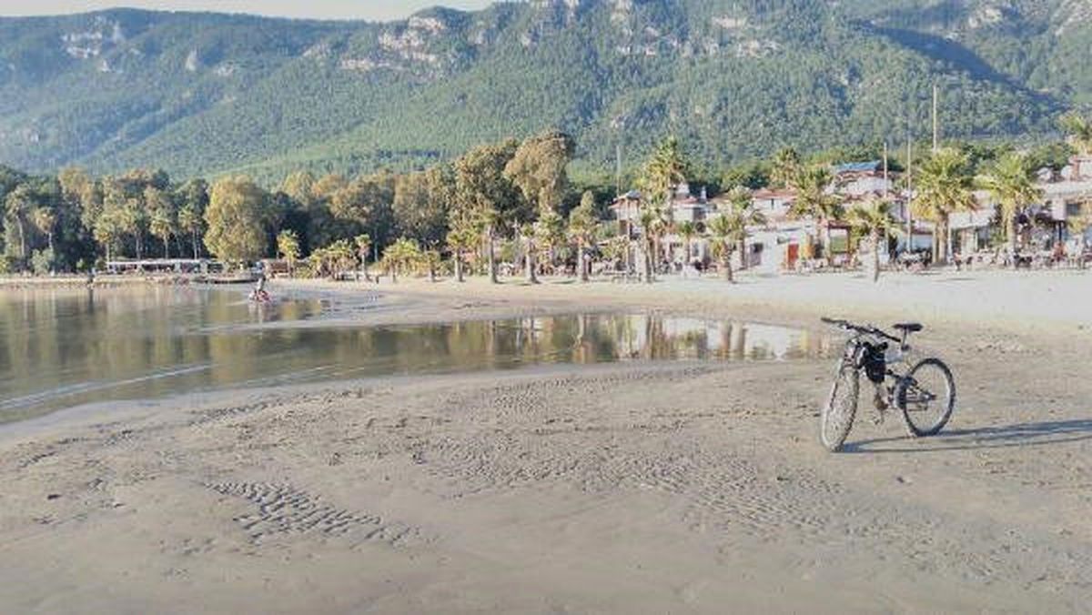 Akyaka\'da Deniz Çekildi