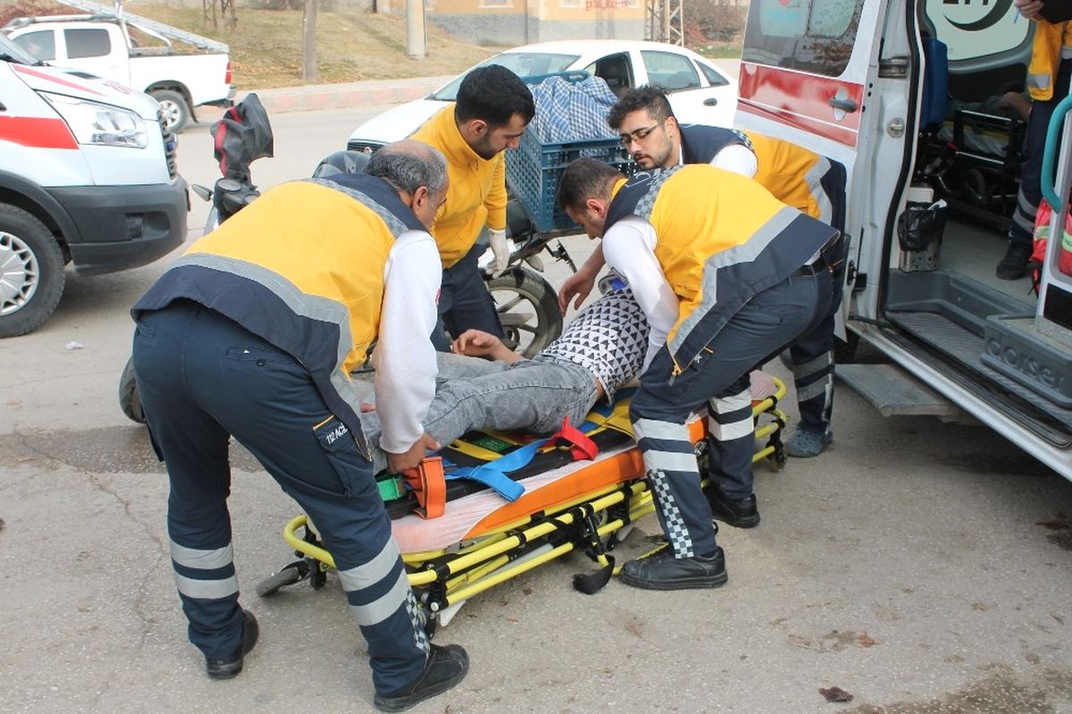 Elazığ\'da Trafik Kazası: 2 Yaralı
