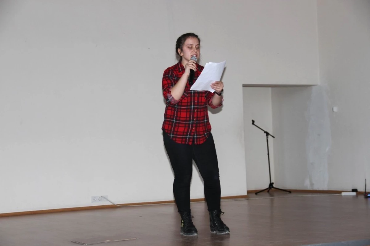 Erzincan Gençlik Merkezi\'nde Kadın Hakları Programı Düzenlendi