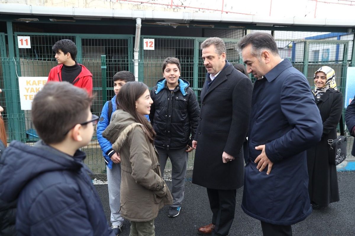 Gaziosmapaşa Belediyesinden Sokak Hayvanları İçin 100 Sıcak Yuva
