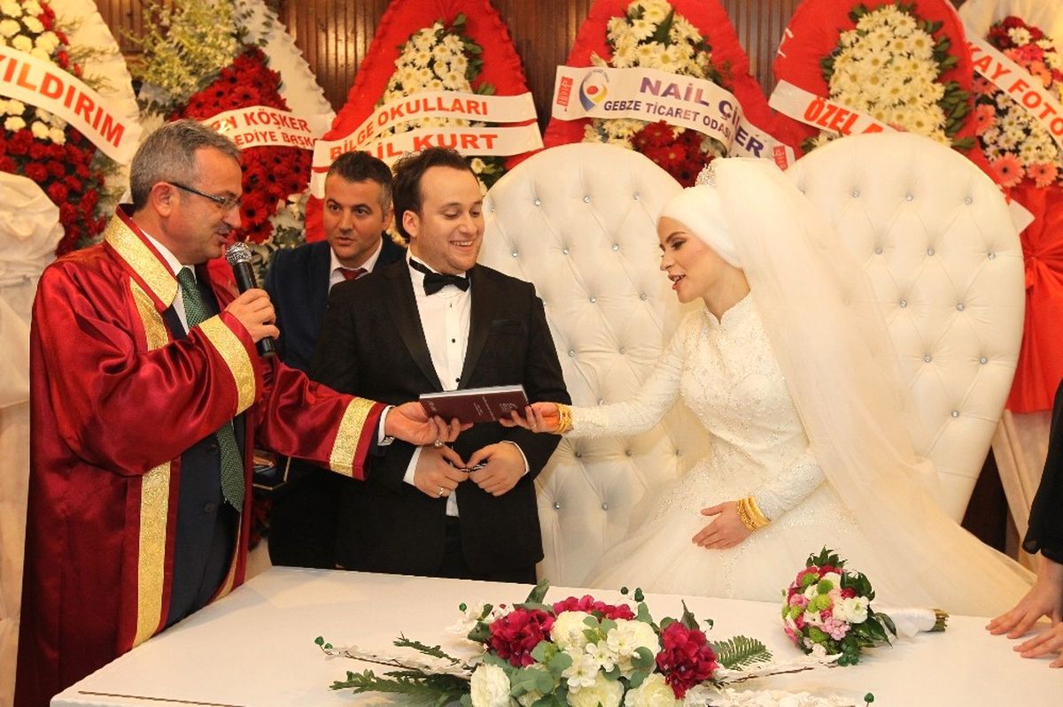Gebze\'de 2 Bin 605 Çift Mutluluğa "Evet" Dedi