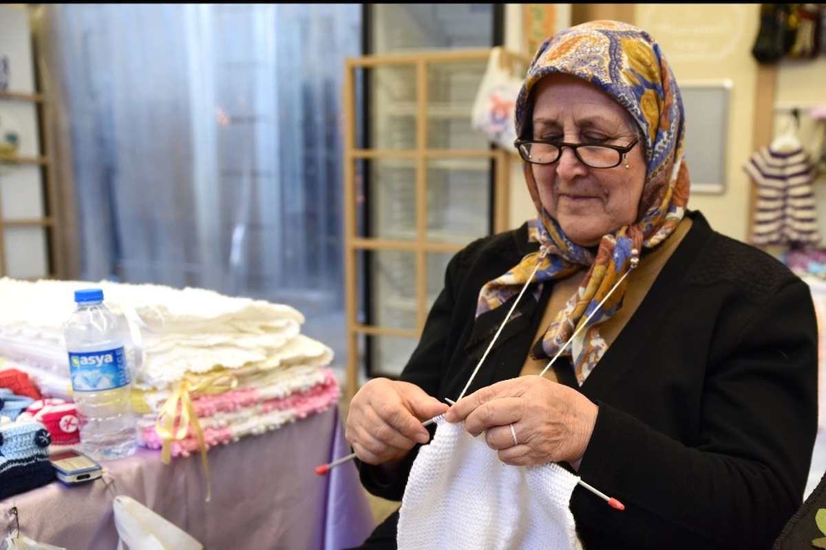 Hanımeli Sokağı Vatandaşların Uğrak Noktası Oldu