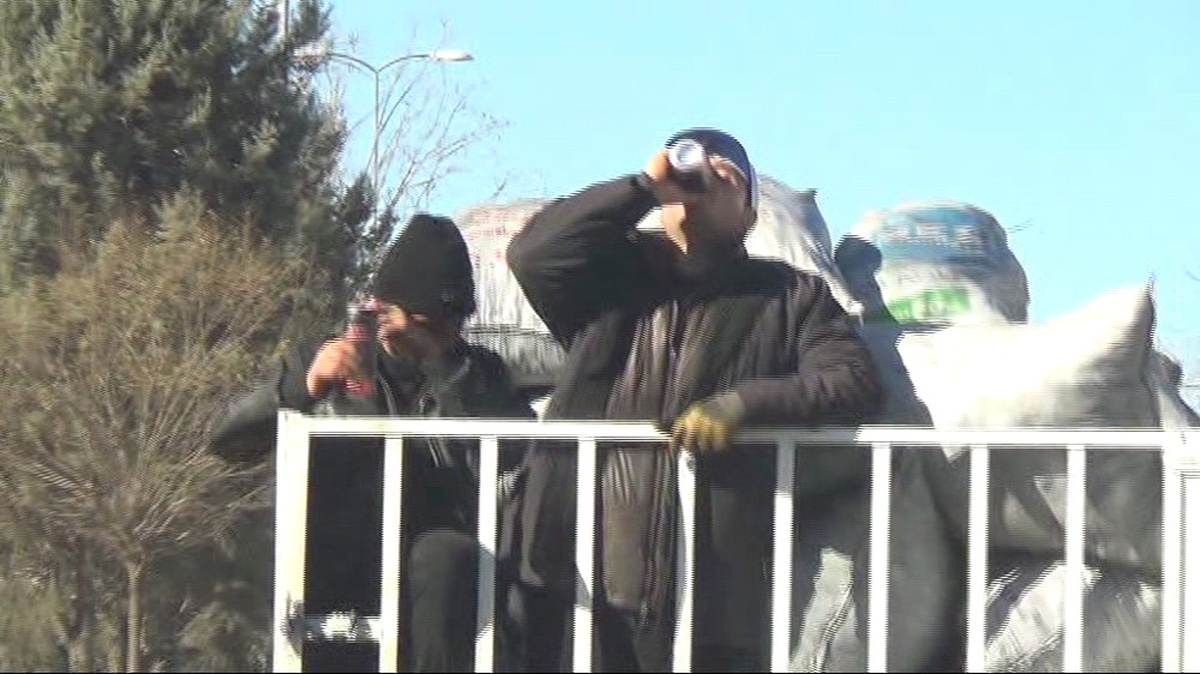 Kamyonet Kasasında Tehlikeli Yolculuk