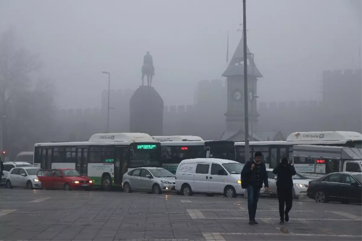 Kayseri\'de Yoğun Sis Etkili Oldu