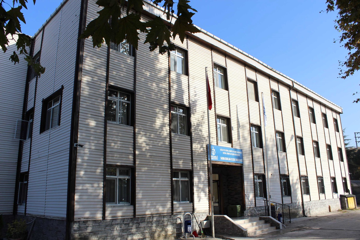 \'\'Kimsesizlere Sıcak Yuva; Barınma Merkezi\'\'