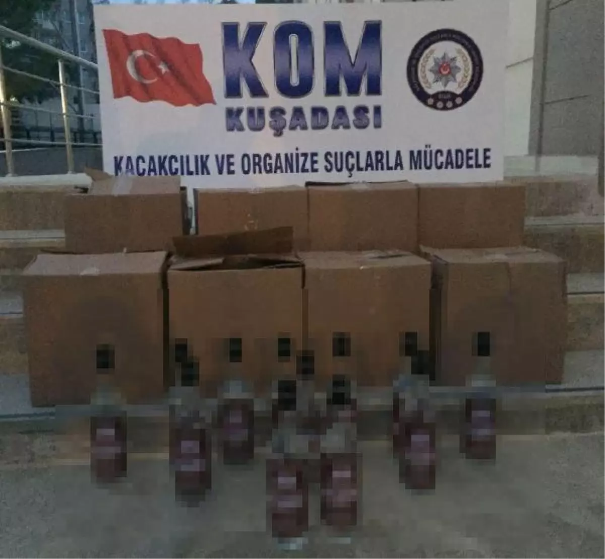 Kuşadası\'nda 108 Şişe Kaçak Rakı Ele Geçirildi