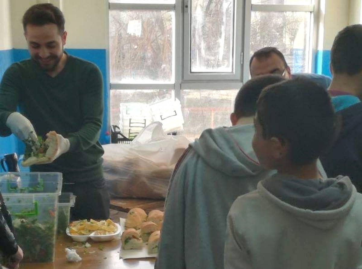Öğretmenler Öğrencilere Tantuni İkramında Bulundu