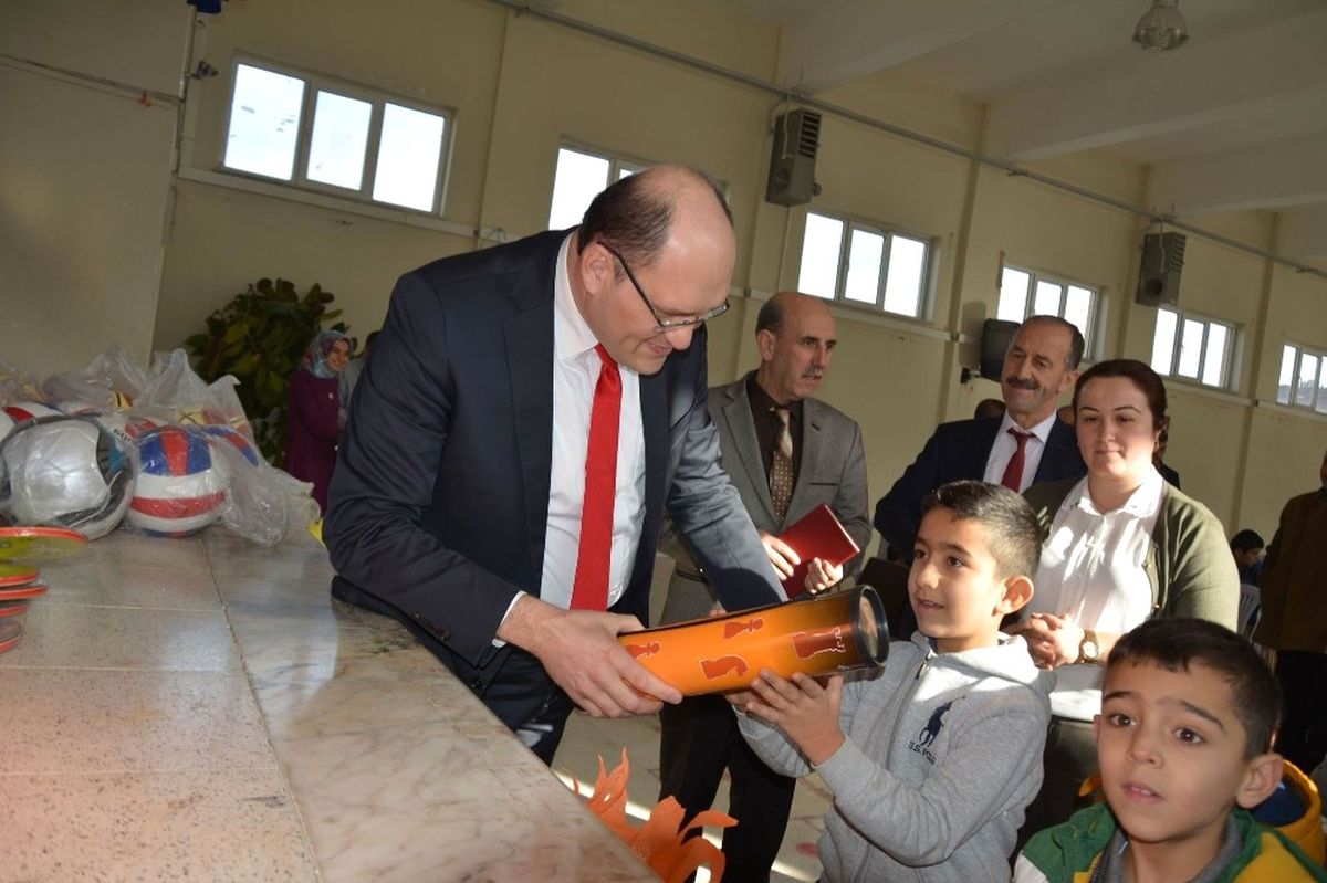 Suşehri\'nde \'Hayata Bağlı Gençlik\' Projesi