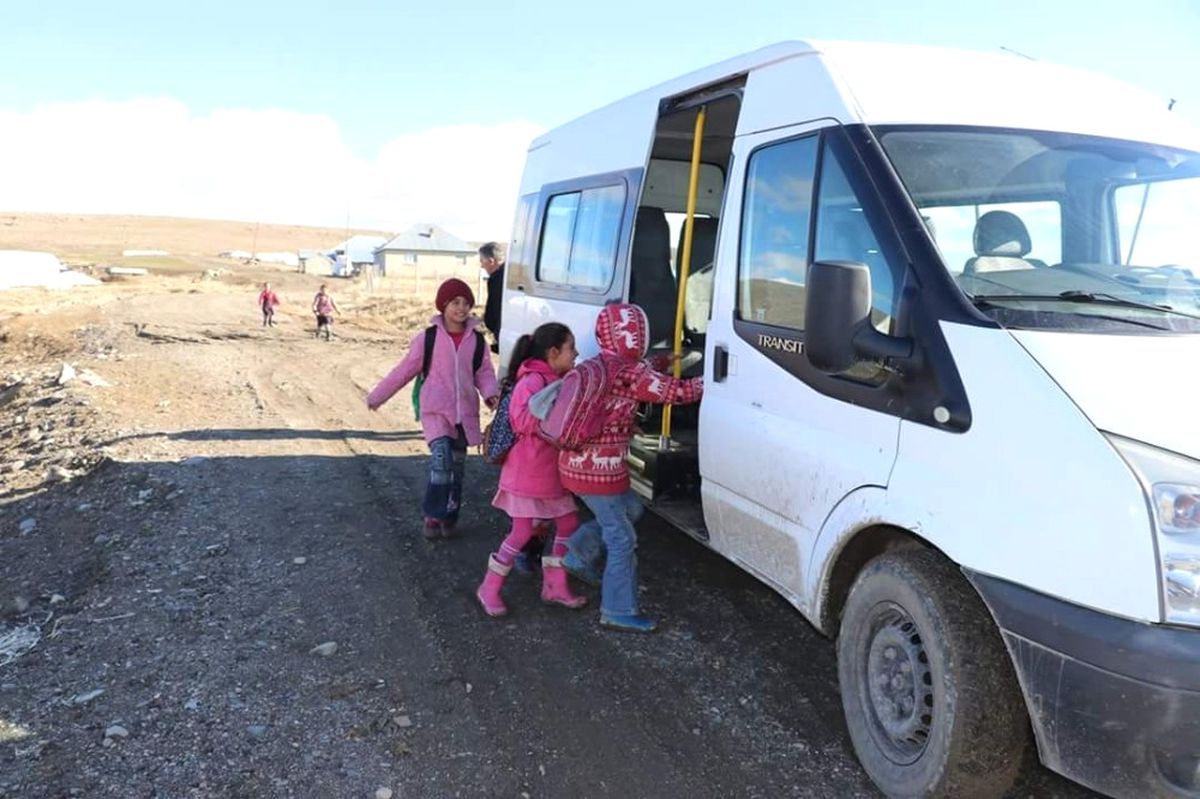 Tutak Belediyesi Öğrencilere Ücretsiz Servis Hizmeti Vermeye Başladı