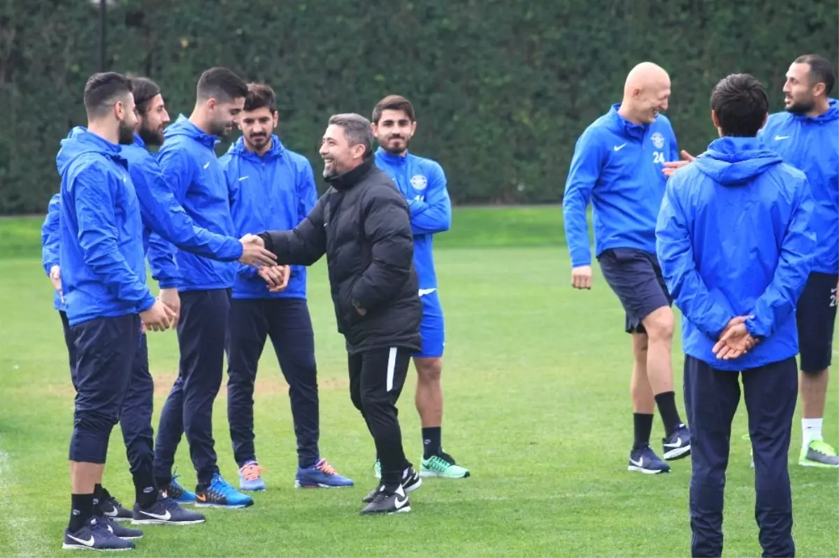 Adana Demirspor\'un Antalya Kampı Başladı