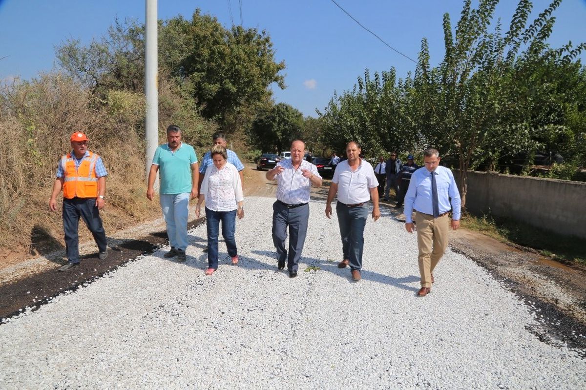 Başkan Özakcan; "900 Bin Metrekare Yol Yaptık"