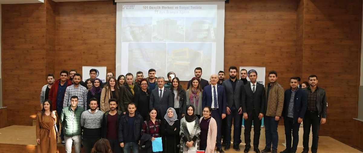 Belediye Başkanı Mehmet Tahmazoğlu, Öğrencilerle Kariyer Gününde Buluştu