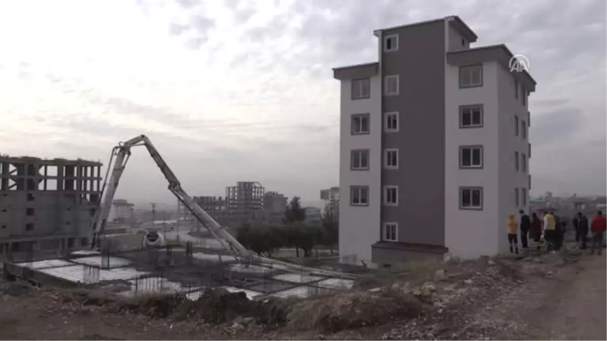 Beton Mikserinin Borusu İşçilerin Üzerine Düştü: 1 Ölü, 1 Yaralı