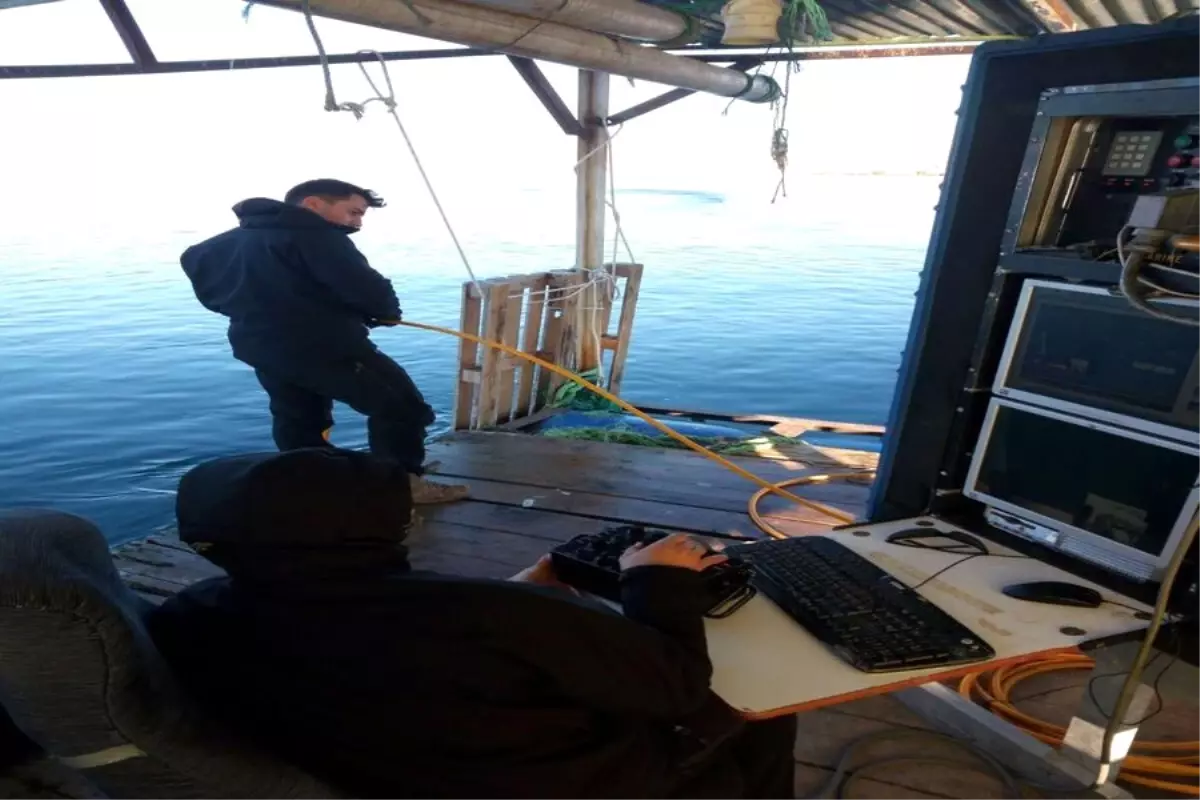Emekli Öğretmen, Su Altında "Rov" Cihazı ile Aranıyor