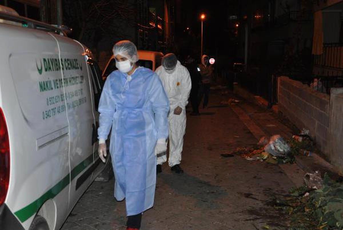 Evinden Kötü Koku Yayılınca Cesedi Bulundu