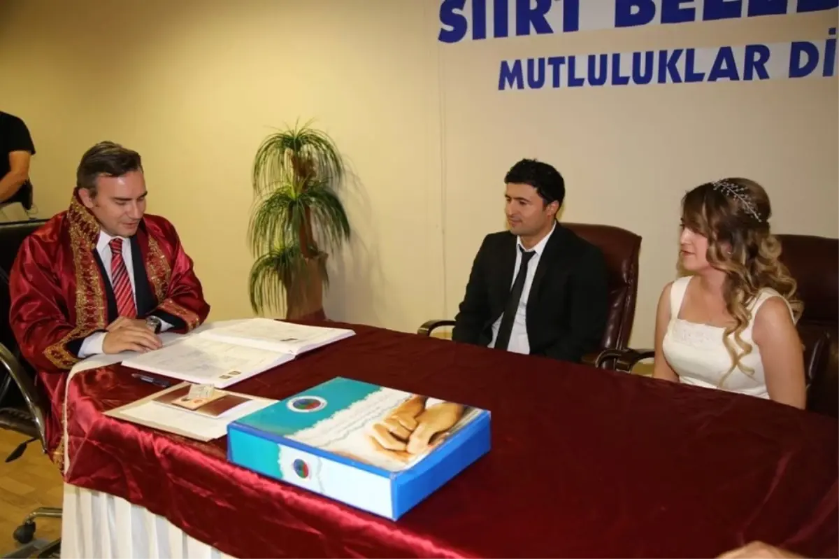 Siirt\'te Bin 200 Nikah Kıyıldı