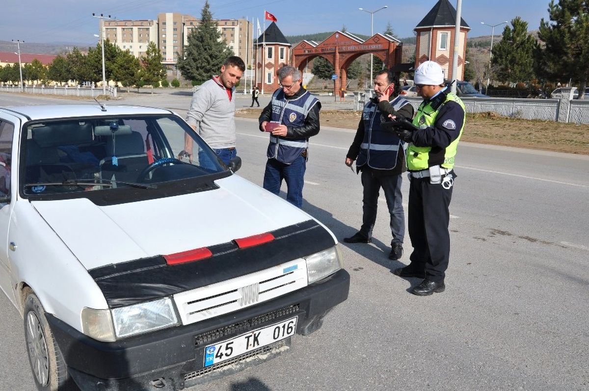 Simav\'da Trafik Kontrolleri Sıklaştırıldı