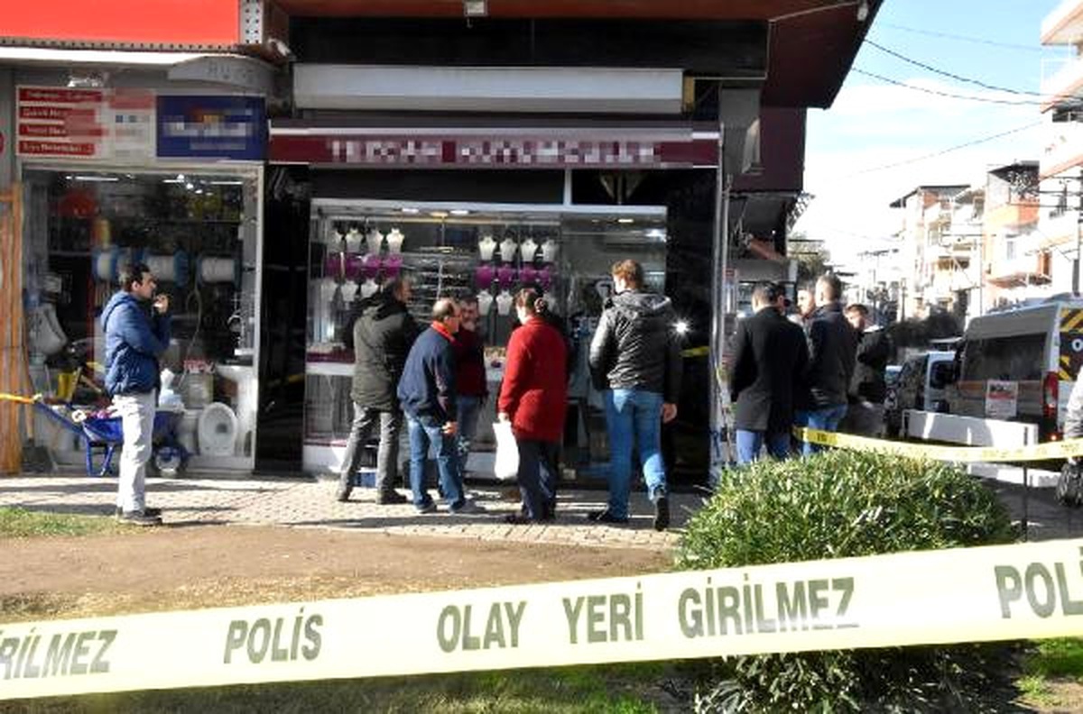 Soymaya Kalktıkları Kuyumcu Direnince Bacağından Vurdular