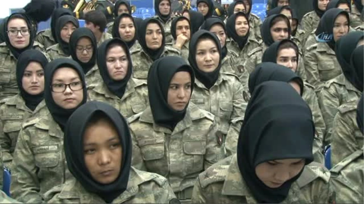 75 Afgan Kadın Subay Antalya\'da Eğitimlerini Tamamlayıp Belgelerini Aldı