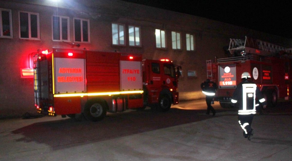 Adıyaman\'da Fabrika Yangını Korkuttu