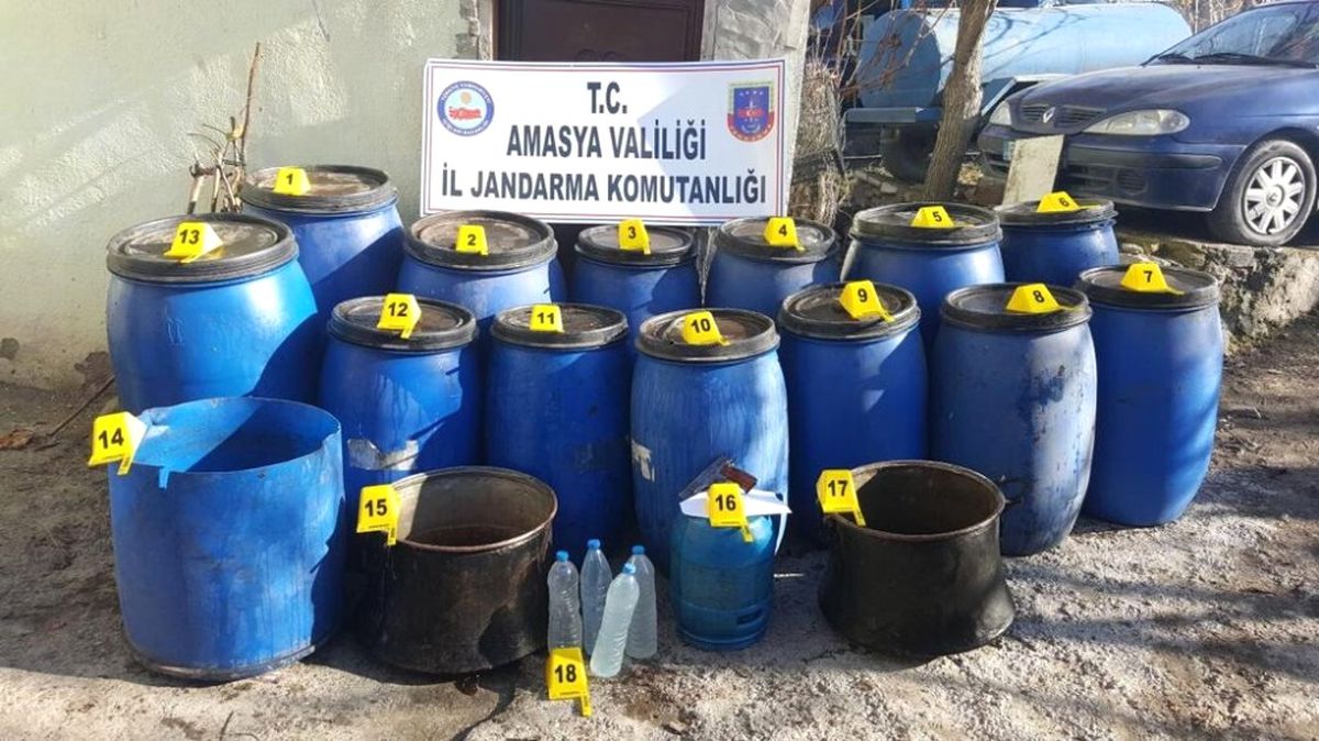 Amasya\'da 3 Bin 291 Litre Kaçak İçki Ele Geçirildi