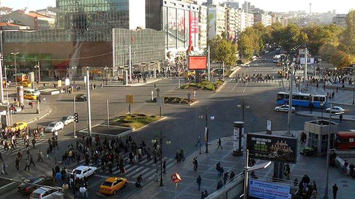Ankara Valisi Açıkladı: Yılbaşı Gecesi Kızılay\'a Giriş Yasak Olacak