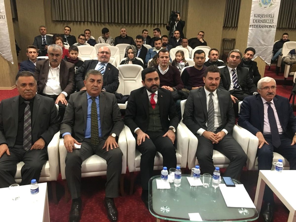 Belediye Başkanı Yaşar Bahçeci, Tecrübelerini Ankara\'da Gençlere Anlattı