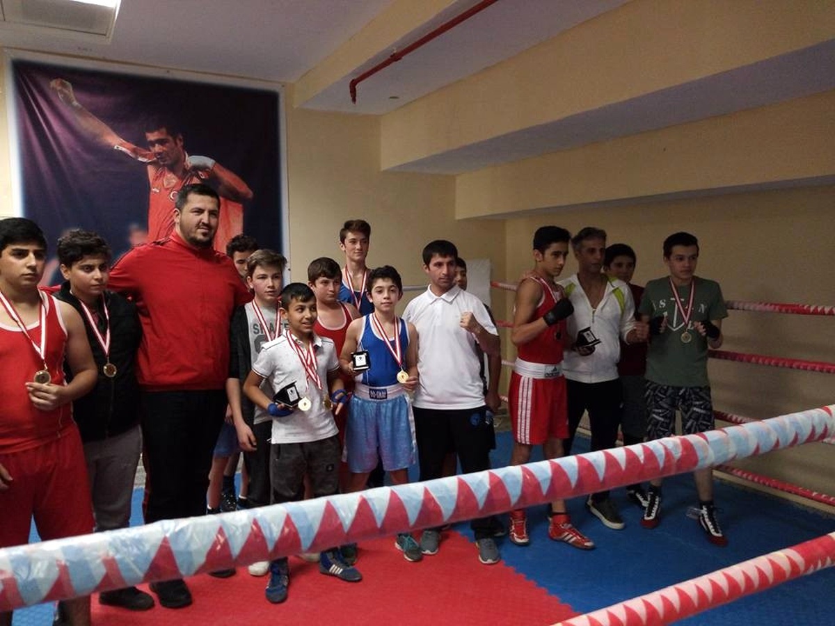 Bilecik Boks Spor Kulübü\'nden Yıldızlar Türkiye Şampiyonası Öncesi Büyük Başarı