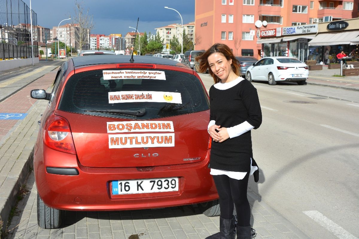 Boşandıktan Sonra Aracını Süsletip Mangal Partisi Verdi