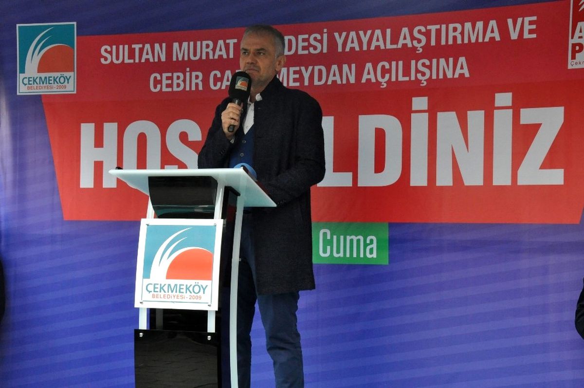 Çekmeköy\'de Yusuf Cebir Camii Önü Meydanı Açıldı