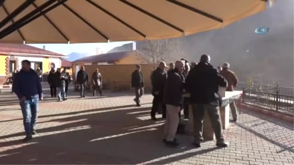 Cinayete Kurban Giden 2 Kardeş Tunceli\'de Toprağa Verildi