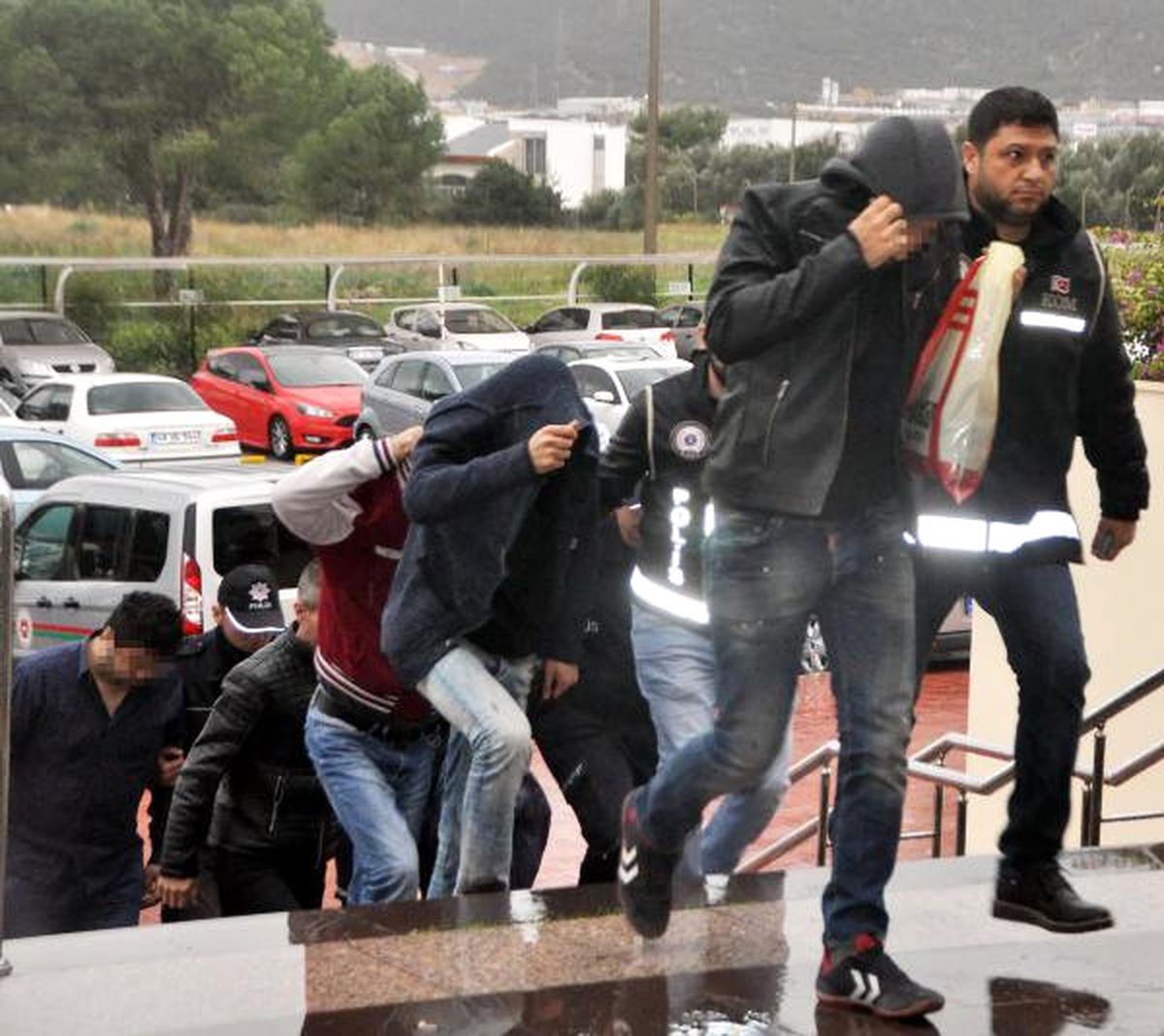 Fuhuş Operasyonunda 15 Şüpheli Adliyede