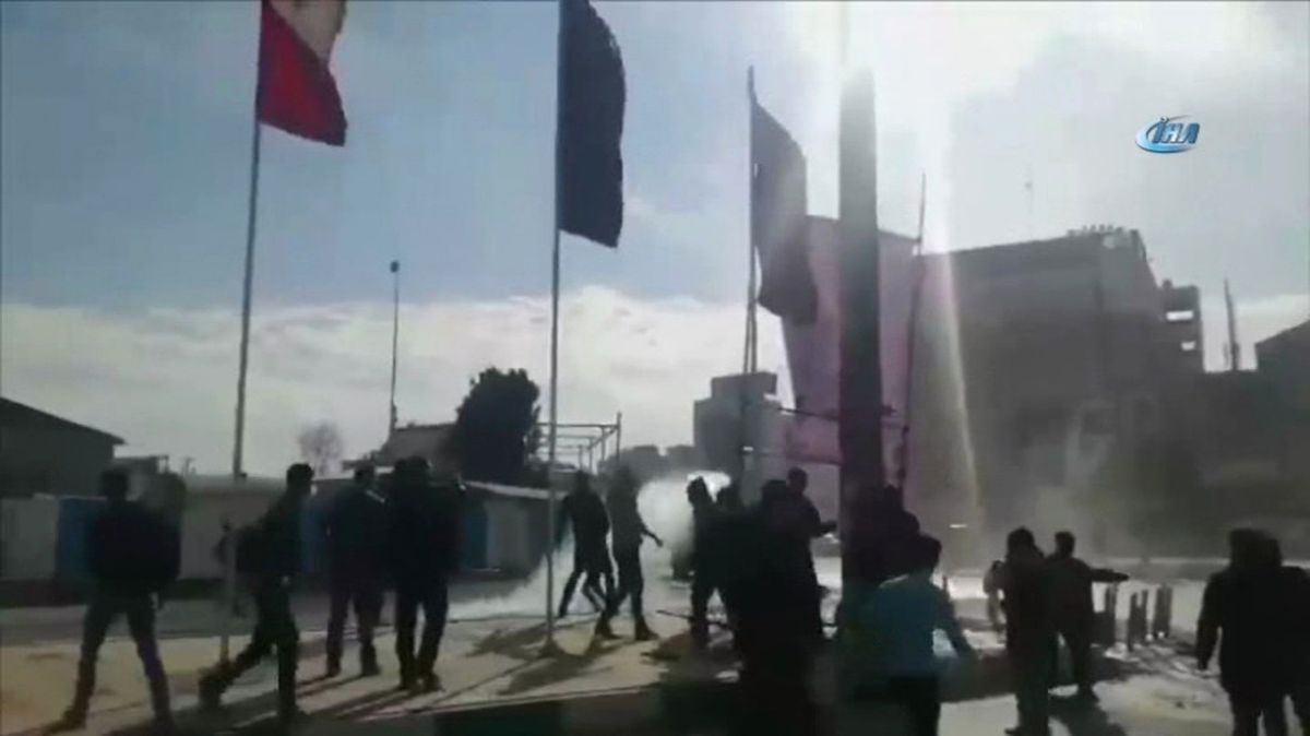 İran\'da Protestolar Sürüyor