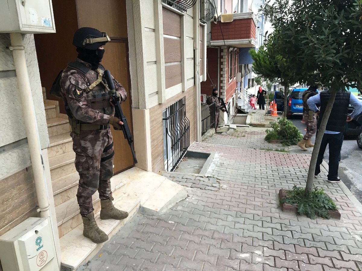 İstanbul\'da Narkotik Polisinden 3 İlçede Operasyon