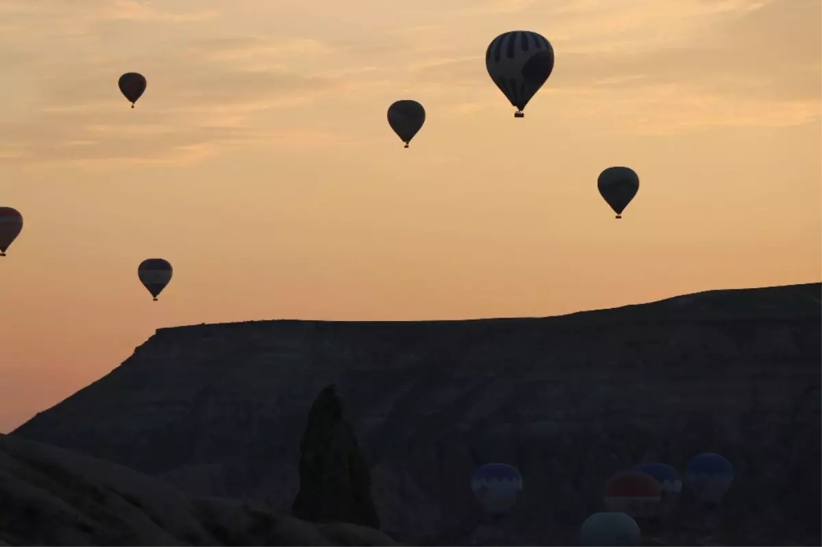 Kapadokya\'da Balon Uçuşları İptal Edildi