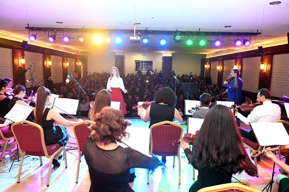 Keman Orkestrası\'ndan Muhteşem Konser