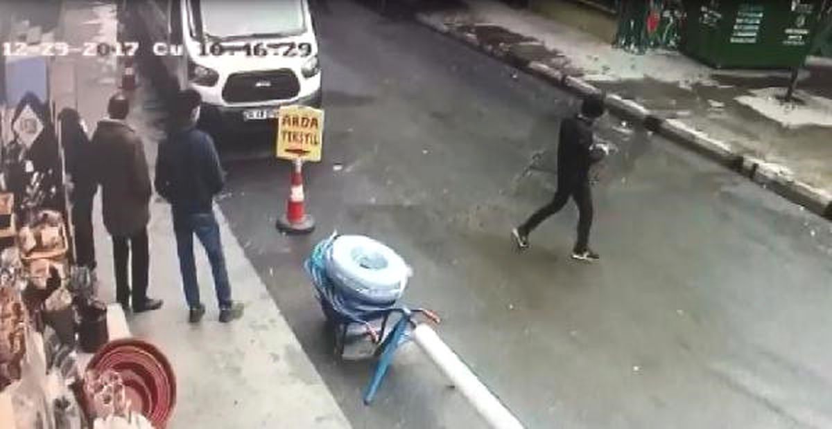 Kuyumcu Soygunu Öncesi Soyguncular Güvenlik Kamerasında