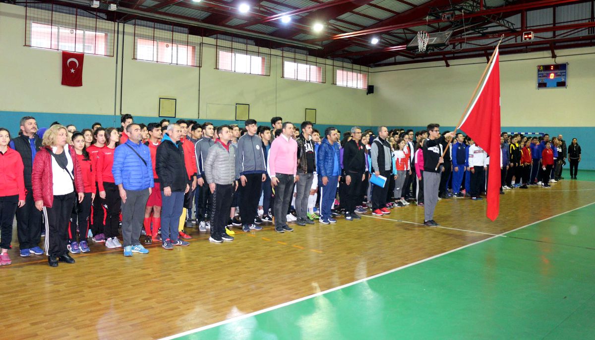 Manisa\'da Gençler Futsal Grup Heyecanı Başladı