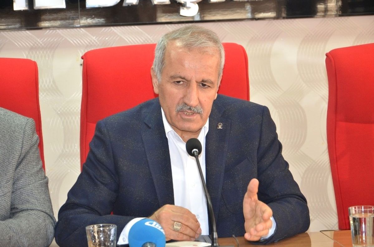 Milletvekili Şahin\'den Halk Günü Toplantısı