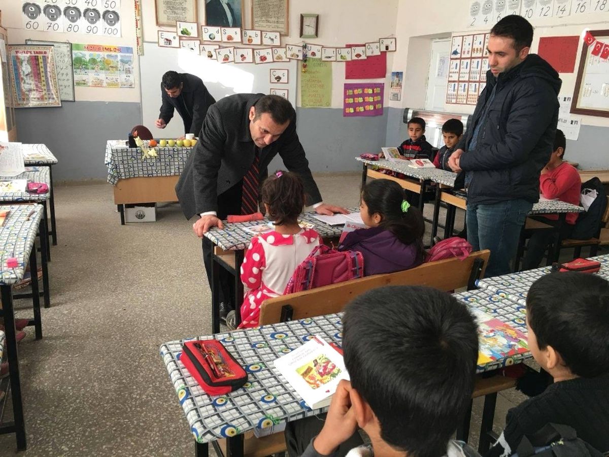 Müdür Tünçmen Köy Okullarını Denetledi
