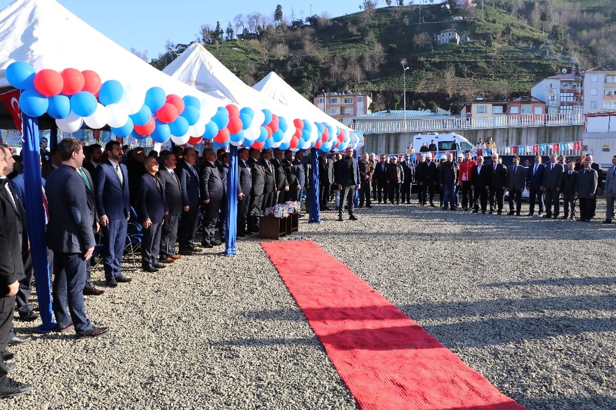 Osman Aşkın Bak: "Rize Su Sporlarında Son Yıllarda Büyük Başarılar Elde Etti"