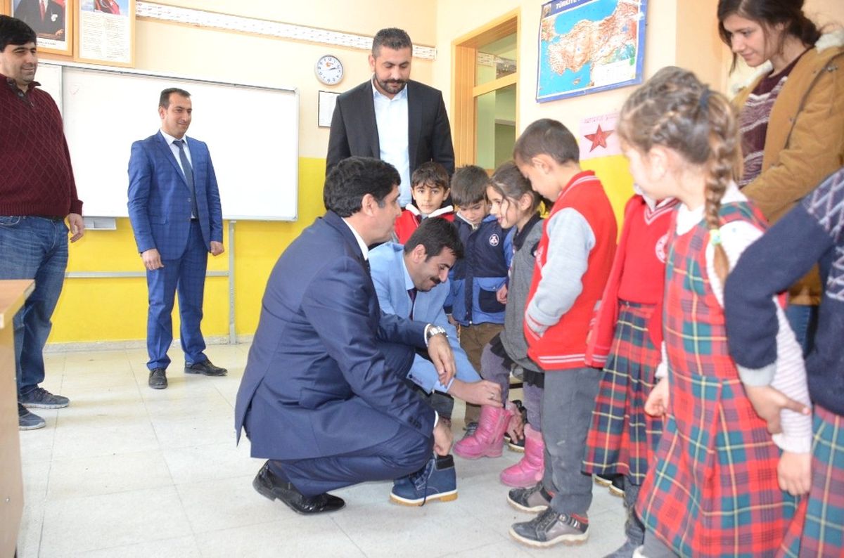 Rektör Alma, Minik Yüreklerle Buluştu