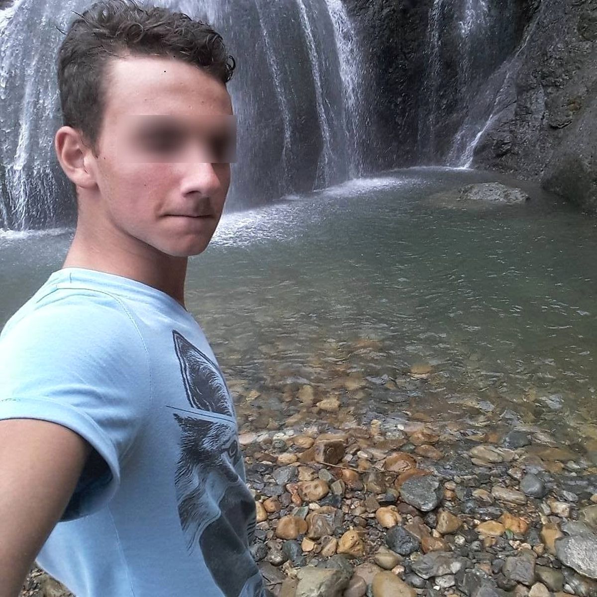 Rize\'de Derste Arkadaşını Boynundan Bıçaklayarak Öldüren Öğrenci 15 Yıl Ağır Hapis Cezasına...