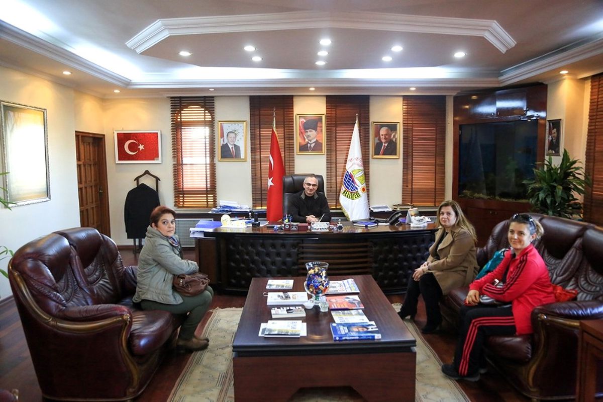 Sakadem\'in İlk Ziyareti Başkan Yılmazer\'e